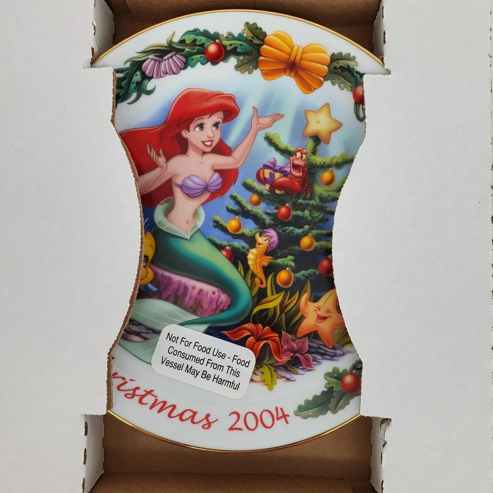 Disney The‎ Little Mermaid Christmas 2004 Plate Ariel Sea-sons Greetings 8
